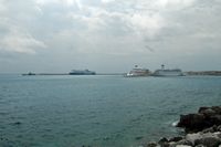 O porto de Acandia à Rodes visto desde o Forte São Nicolau. Clicar para ampliar a imagem.