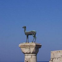 Doe at the entrance of port of Rhodes. Click to enlarge the image.
