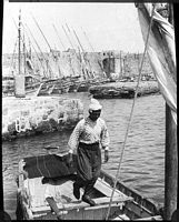 De haven van Rhodos - Foto van Lucien Roy omstreeks 1911. Klikken om het beeld te vergroten.