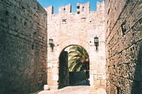 Zweite Tür Amboise Tor der Befestigungsanlagen von Rhodos. Klicken, um das Bild zu vergrößern.