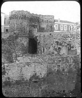 Porta Amboise das fortificações de Rodes, fotografa Lucien Roy por volta de 1911. Clicar para ampliar a imagem.