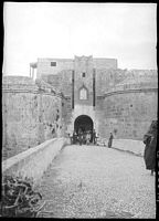 Puerta de Amboise de las fortificaciones de Rodas. Haga clic para ampliar la imagen.