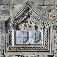 Porte Sainte-Catherine des fortifications de Rhodes. Armes de Pierre d'Aubusson. Cliquer pour agrandir l'image.