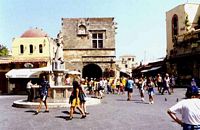 Turco fontana piazza Ippocrate Rodi. Clicca per ingrandire l'immagine.