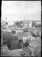 Vu des remparts de l'est à Rhodes, photographie de Lucien Roy vers 1911. Cliquer pour agrandir l'image.