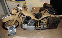 L'île de Crète à l'époque moderne. Motocycle BMW R12 1941 de la Wehrmacht. Cliquer pour agrandir l'image.