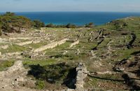 Der Blick auf die Stadt von der Akropolis archäologische Stätte Camiros Rhodos. Klicken, um das Bild zu vergrößern.