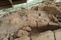 Le site archéologique d'Eleutherne en Crète. Le crématorium A de la nécropole d'Orthi Petra. Cliquer pour agrandir l'image.