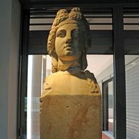 Le site archéologique d'Eleutherne en Crète. Stèle hermaïque au Musée. Cliquer pour agrandir l'image.