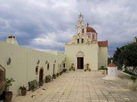 Le village d’Adélé en Crète. Le monastère Saint-Georges d'Arsani (auteur C. Messier). Cliquer pour agrandir l'image.