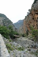 Les gorges de Samaria en Crète. L'ancien village d'Agia Roumeli. Cliquer pour agrandir l'image.