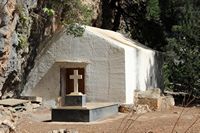 Les gorges de Samaria en Crète. La chapelle de la Transfiguration du Christ près de Samaria (auteur Maesi64). Cliquer pour agrandir l'image.