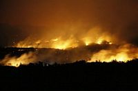 Brand van juli 2008 aan Agio Isidoros in Rhodos. Klikken om het beeld te vergroten.