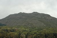 Le village d’Agios Pavlos en Crète. Le versant oriental du mont Asiderotas vu depuis Saktouria. Cliquer pour agrandir l'image.