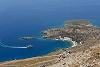 Le village d’Anopoli en Crète. Le port de Loutro vu depuis Anopolis (auteur Y. Skoulas - GNTO). Cliquer pour agrandir l'image.