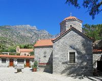 Le village d’Assimi en Crète. L'église de l'Assomption du monastère de Koudoumas (auteur Gortyna). Cliquer pour agrandir l'image.