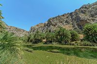 Le village d’Assomatos en Crète. Le lac du Megalopotamos près de Preveli. Cliquer pour agrandir l'image.