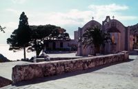 Le village d’Assomatos en Crète. Le monastère. Cliquer pour agrandir l'image.