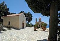 Le village d’Assomatos en Crète. La chapelle du cimetière du monastère de Preveli. Cliquer pour agrandir l'image.