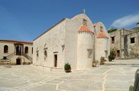 Le village d’Assomatos en Crète. L'église du monastère Moni Preveli. Cliquer pour agrandir l'image.