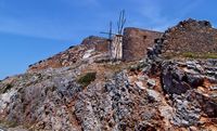 Le village d'Avdou en Crète. Moulins au col de la vallée d'Avdou. Cliquer pour agrandir l'image.
