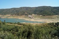 Le village d'Avdou en Crète. Le village inondé de Sfentyli (auteur Schuppi). Cliquer pour agrandir l'image.