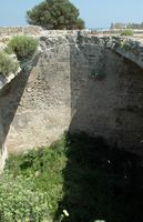 Regenbak van het kasteel van Féraklos in Rhodos. Klikken om het beeld te vergroten.