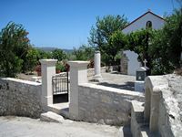 Le village d’Épiskopi en Crète. L'église Sainte-Parascève à Argyroupoli (auteur Olaf Tausch). Cliquer pour agrandir l'image.