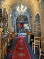 Le village d’Épiskopi en Crète. Nef de l'église du monastère de Myriokefala (auteur C. Messier). Cliquer pour agrandir l'image.