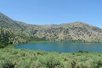 Le village de Georgioupoli en Crète. Le lac Kournas. Cliquer pour agrandir l'image.