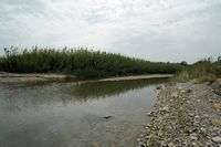 Le village de Georgioupoli en Crète. L'embouchure de la rivière Mousselas à Dramia. Cliquer pour agrandir l'image.