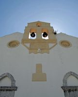 La ville de Vryssès en Crète. Le clocher de l'église Sainte-Croix à Asi Gonia. Cliquer pour agrandir l'image.
