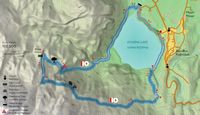 Le village de Georgioupoli en Crète. Randonnée autour du lac Kournas. Cliquer pour agrandir l'image.