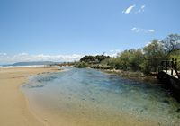 Le village de Georgioupoli en Crète. Embouchure de la rivière Perastikos. Cliquer pour agrandir l'image.