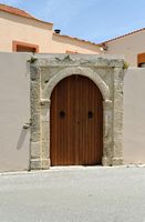 Le village de Gonia en Crète. Le portail du palais Barozzi à Agios Konstantinos. Cliquer pour agrandir l'image.