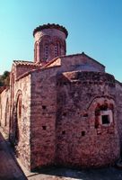 Le village de Kalyvès en Crète. L'église Agios Nikolaos à Kiriakosélia. Cliquer pour agrandir l'image.