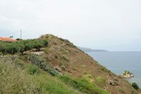 Le village de Kalyves en Crète. Les ruines du castel di Bicorna. Cliquer pour agrandir l'image.