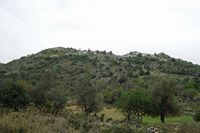 Le village de Marathos en Crète. Damasta et la montagne de Damasta vus depuis la vallée. Cliquer pour agrandir l'image.