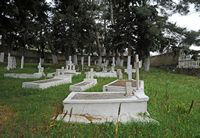 Le village de Marathos en Crète. Tombe de martyrs du village de Damasta. Cliquer pour agrandir l'image.