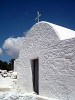 Kapel van de vesting van Monolithos in Rhodos. Klikken om het beeld te vergroten.