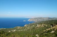 Standpunt van de kust noorden sinds de vesting van Monolithos in Rhodos. Klikken om het beeld te vergroten.