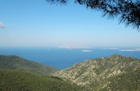 Standpunt van de eilanden sinds de vesting van Monolithos in Rhodos. Klikken om het beeld te vergroten.