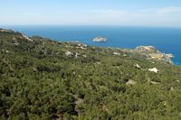 Vista de la costa hacia el sur desde la fortaleza de Monolithos en Rodas. Haga clic para ampliar la imagen.