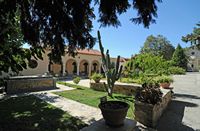 Le village de Myrtia en Crète. Le monastère Saint-Georges Epanosifis à Metaxochori. Cliquer pour agrandir l'image.
