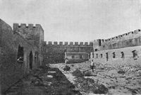 Le village de Patsianos en Crète. Photographie du château de Frangokastello par Giuseppe Gerola vers 1902. Cliquer pour agrandir l'image.