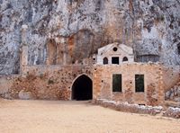La presqu’île de l’Akrotiri en Crète. Le monastère du Katholiko (auteur C. Messier). Cliquer pour agrandir l'image.