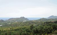 Le village de Plakias en Crète. Le promontoire et la baie de Plakias. Cliquer pour agrandir l'image.