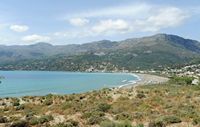 Le village de Plakias en Crète. La baie et la plage de Plakias. Cliquer pour agrandir l'image.