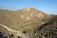 Le village de Pyrgos en Crète. Les monts Asteroussia (auteur Y. Skoulas - GNTO). Cliquer pour agrandir l'image.