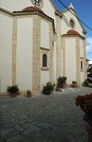 Le village de Thrapsano en Crète. L'église Sainte-Croix à Thrapsano. Cliquer pour agrandir l'image.